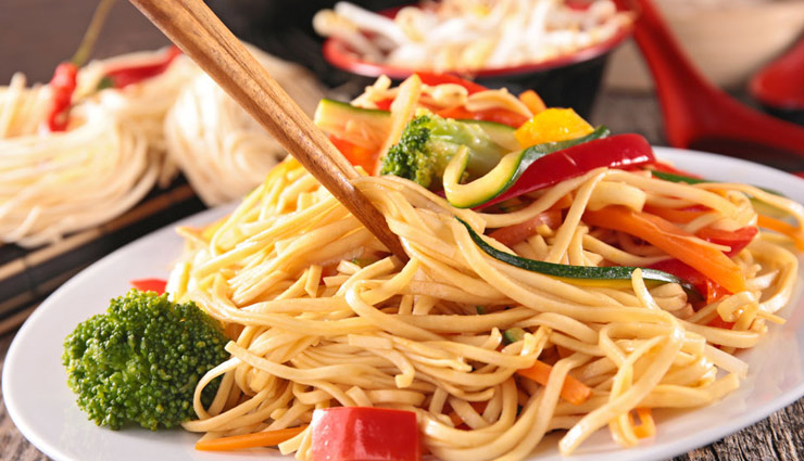 honey chilli noodles,noodles recipe,recipe,snacks recipe