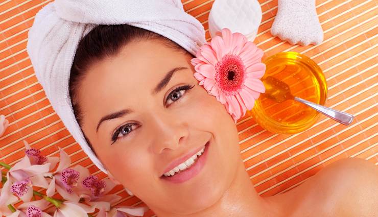  Brizzare Benefits of Using Honey for Skin