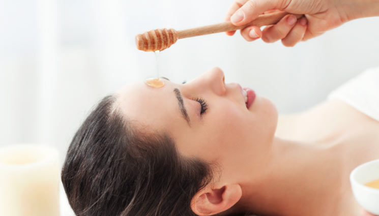 uses of honey,honey for glowing skin,skin care tips,beauty tips,honey for skin