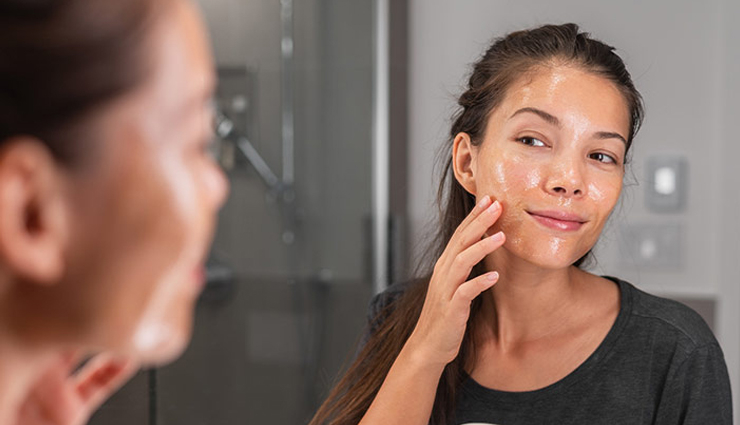 Combat Skin Conditions With DIY Manuka Honey Lotion