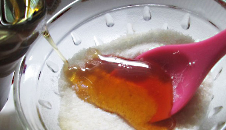 cracked heels,cure cracked heels,home remedies to cure cracked heels,legs beauty,heels beauty,beauty tips,beauty news,beauty hacks,simple beauty tips