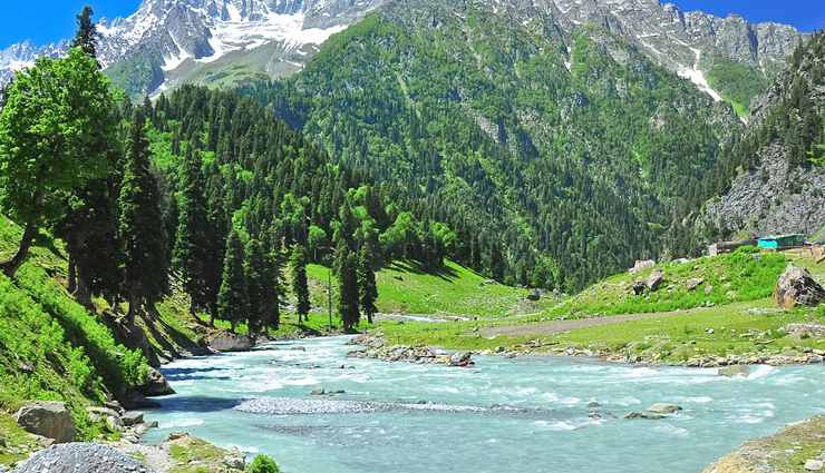honeymoon destinations in jammu and kashmir,jammu and kashmir,places to visit in jammu and kashmir,akhnoor,yousmarg,ladakh,sonamarg,lamayuru,nubra valley