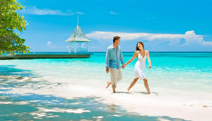 honeymoon,places for honeymoon,places around the world,santorini,greece,maldives,paris,france,singapore,mauritius,goa,india
