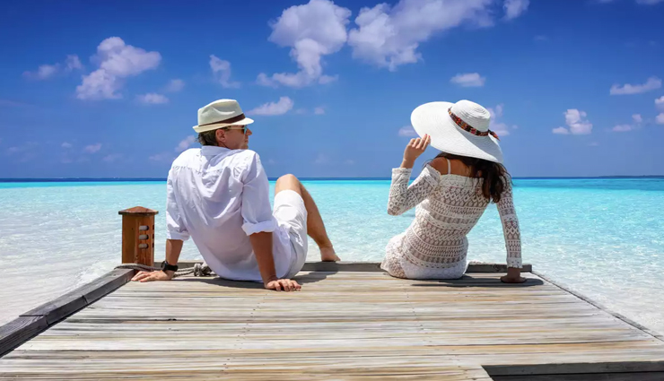 क्या आप भी कर रहे हैं हनीमून पर जाने की तैयारी, इन गलतियों की वजह से होती हैं परेशानी 