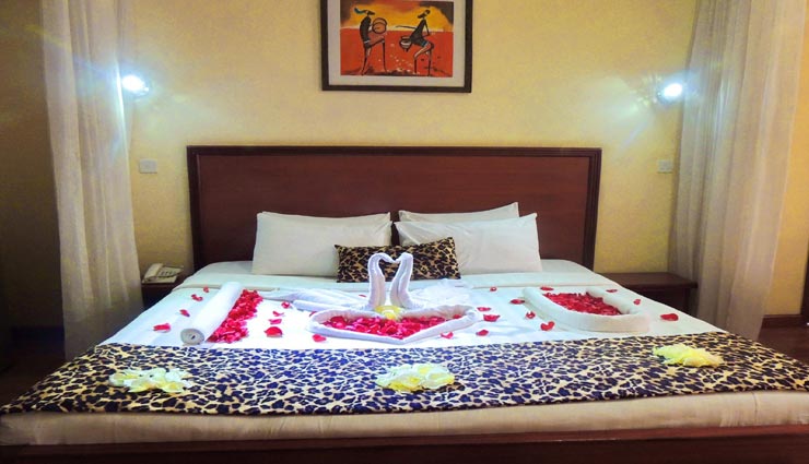 हनीमून का मजा किरकिरा कर सकती हैं होटल से जुड़ी ये बातें, पहले ही लें इनकी जानकारी