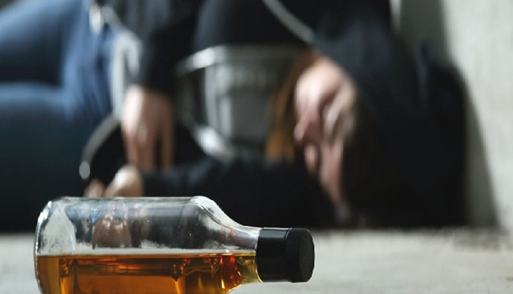 अलीगढ़: जहरीली शराब पीकर  फिर बिगड़ी 20 लोगों की तबियत, 4 की हुई मौत; 7 दिन के अंदर 99 मौतें 