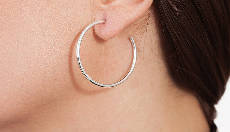 hoop earrings,drop earrings,dangle earrings,barbell earrings,huggy earrings,stylish earrings,fashion tips,jewelry fashion