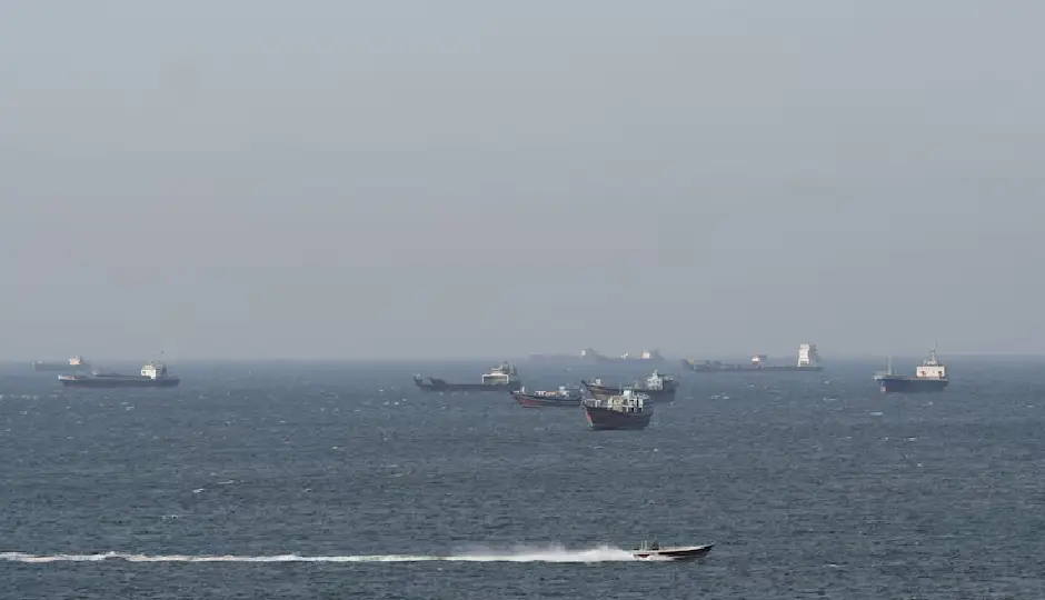 होर्मुज में ईरान की बड़ी कार्रवाई, दो जहाज जब्त, समुद्री सुरक्षा से खिलवाड़ का आरोप