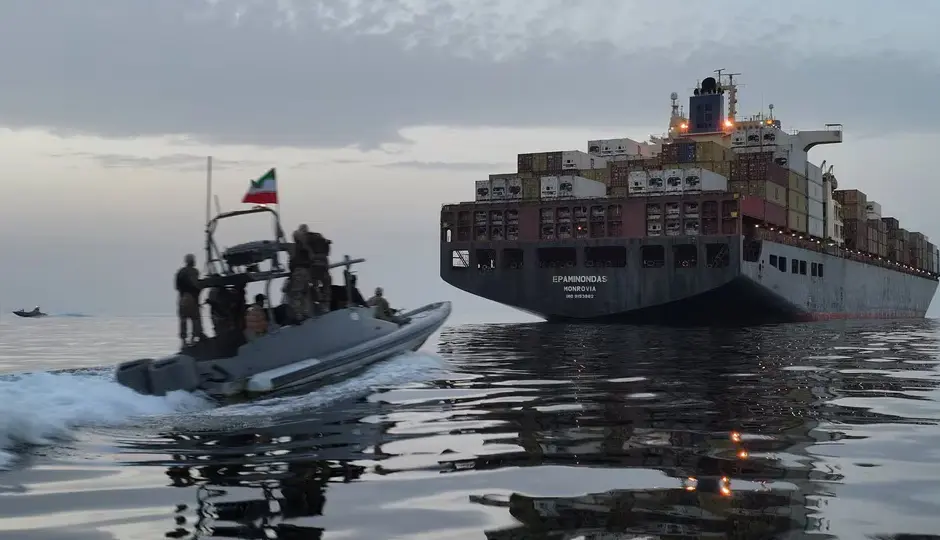 होर्मुज में फिर लौटी हलचल, भारत से लौटकर UAE की ओर बढ़ा खाली LNG जहाज