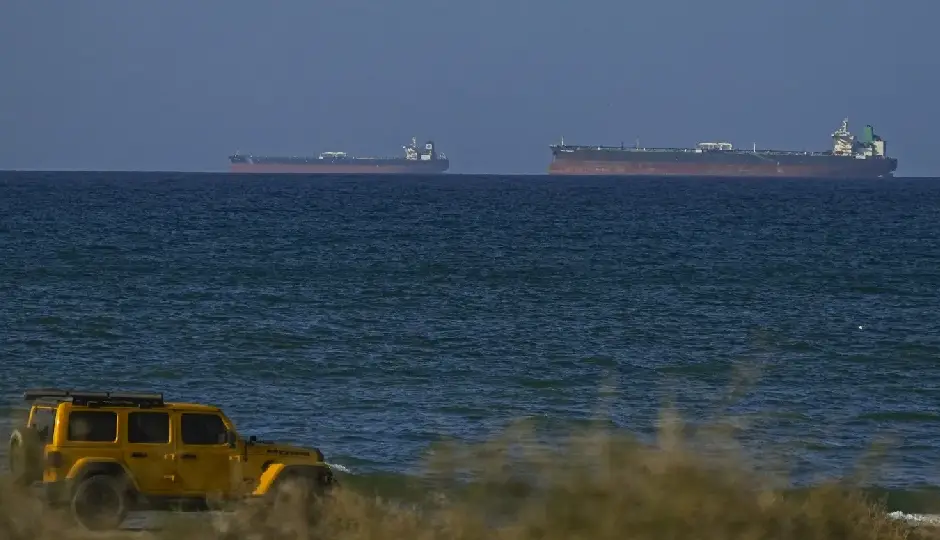 होर्मुज पर अमेरिका का सख्त पहरा! ईरान पर समुद्री घेराबंदी से बढ़ा तनाव, अब आगे किस ओर बढ़ेगा हालात?