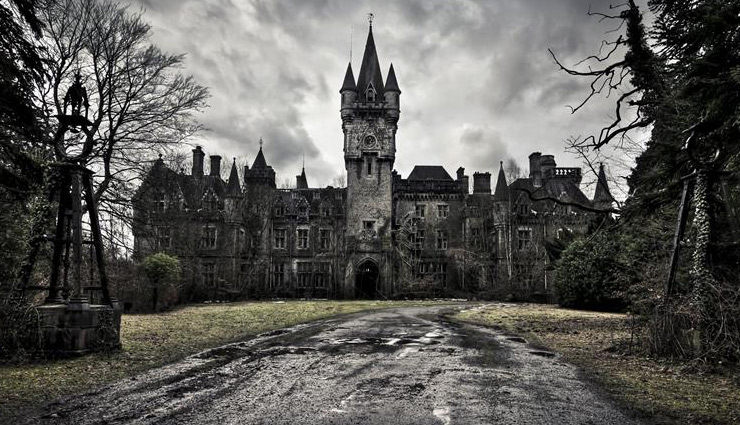 बेहद डरावनी है दुनिया की ये 6 जगहें, देखकर ही रूह कांप जाती है