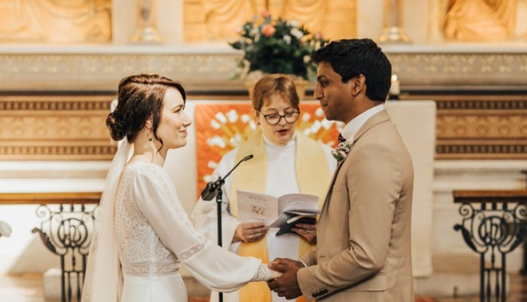 Coronavirus Update- Doctor and Nurse Tie the Knot in the Hospital Amid Coronavirus Pandemic in London