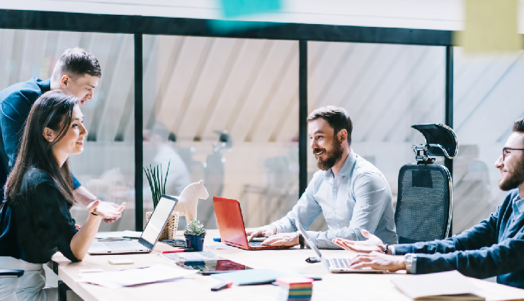 hospitality market insights,buying and selling in the hospitality industry,expert guidance for hospitality transactions,confidence in hospitality investments,strategic advice for buying/selling hotels,hospitality market trends,real estate in the hospitality sector,business transactions in hospitality,investment confidence in the hospitality market,professional guidance for hotel sales