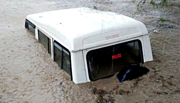 183 students stranded inside hostel rescued in Khandwa, MP