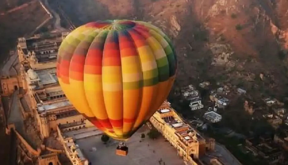 हवा में उड़ान का रोमांच, भारत के 5 राज्य जहां ले सकते है हॉट एयर बैलूनिंग का आनंद
