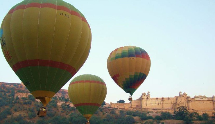 रोमांचक गतिविधियों में से एक है हॉट एयर बैलून की यात्रा, देश की इन 7 जगहों पर लें इसका रोमांच hot air balloon,hot air balloon travel,hot air balloon travel in india