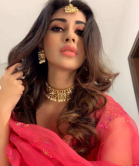 bollywood,mouni roy,mouni roy hot photos,mouni roy photos,mouni roy viral photos,mouni roy pics,mouni roy viral pics