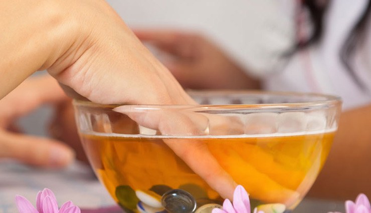 home remedies to treat split ends,split ends,hair care tips,split ends treatment,treating split ends,rough hair care tips,beauty tips