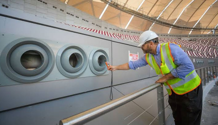 qatar heat wave,qatar heat,qatar government,air conditioner in qatar,blue coating on road,weird news in hindi