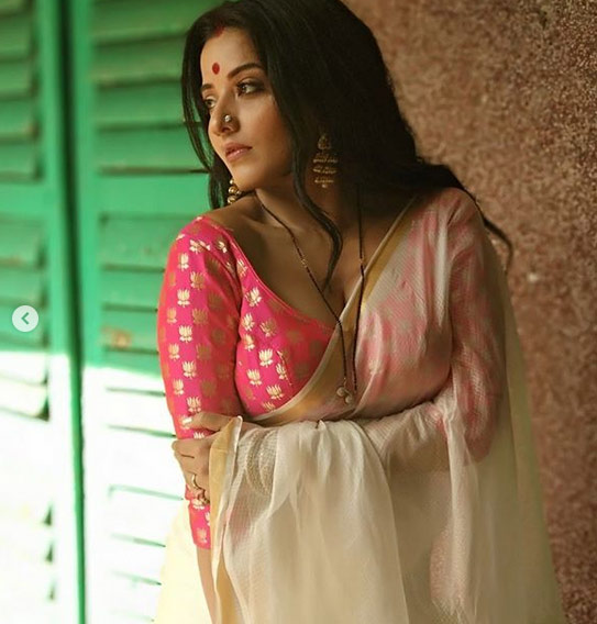 monalisa,bigg boss,monalisa hot  photos,monalisa viral photo,monalisa photos