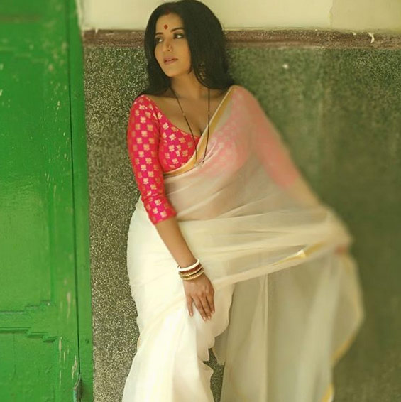 monalisa,bigg boss,monalisa hot  photos,monalisa viral photo,monalisa photos