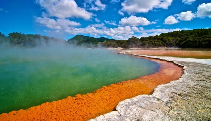 hot springs to visit in the world,hot springs,grand prismatic spring,usa,sapphire pool,cistern spring,crested pool,doublet pool,champagne pool,new zealand