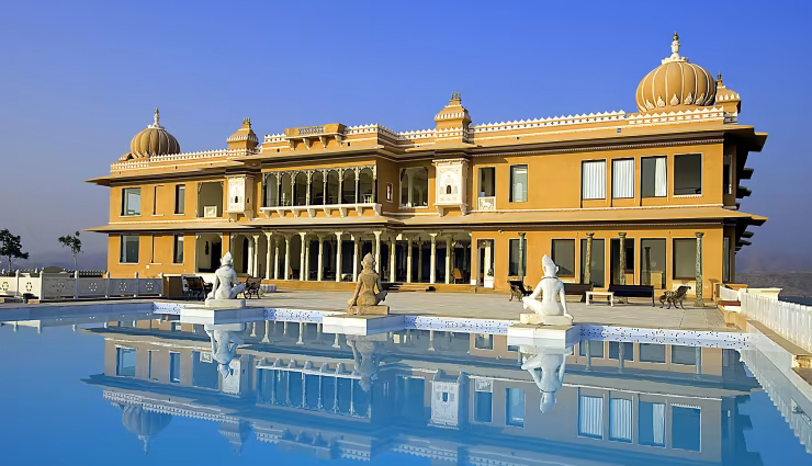 hotels for perfect destination wedding,destination wedding in india,city palace,udaipur,kumarakom lake resort,kumarkom,gajner palace,udaipur,the leela,kovalam,mayfair spa resort,gangtok,fateh garh,udaipur