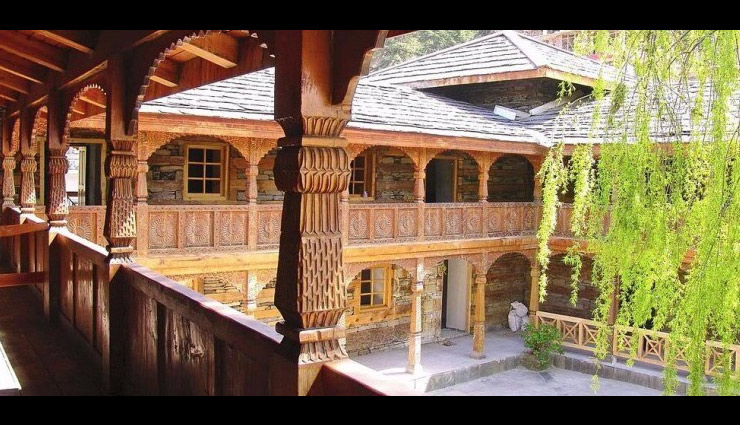 indian heritage hotels,bollywood movies destination,hotels where movies were shot,the oberoi udaivilas,udaipur,pataudi palace,haryana,hotel naggar castle,himachal pradesh,hotel narain niwas palace,jaipur