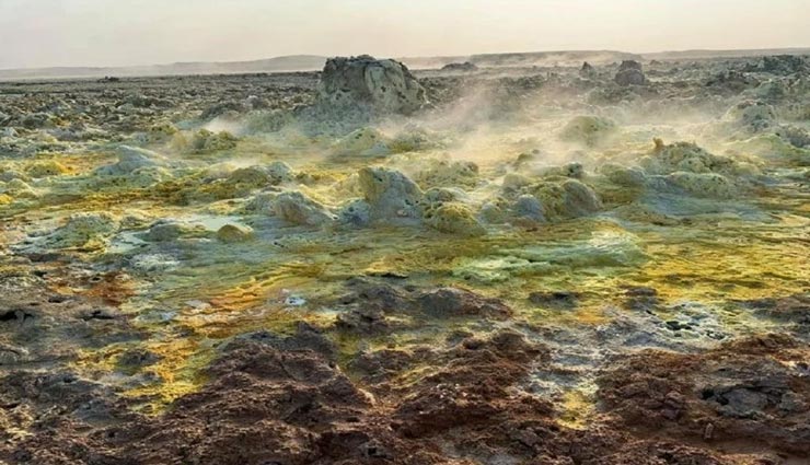 weird news,weird place,weird information,danakil depression,mysterious place,the hottest place