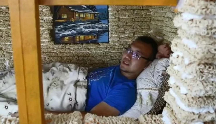 इस शख्स ने नूडल्स से ही बना डाला अपने बच्चे के लिए घर, सोशल मीडिया पर मिल रही ये प्रतिक्रिया play house,noodle play house,noodles,china,weird story