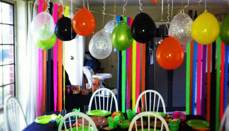 पार्टी या शादी के लिए कम बजट में अपने घर को सजाएं इस तरह, होगी पैसों की बचत