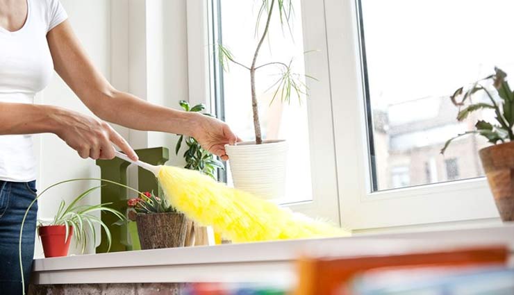 घर में जमा धूल-मिट्टी बनती हैं सेहत के लिए खतरनाक, जानें उपाय