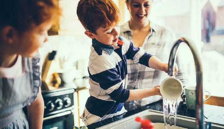 family health tips,family fitness activities,stay fit together,family exercise ideas,boost family health,family nutrition tips,healthy family habits,family physical activities,active family lifestyle,fitness tips for families,healthy living for families,family wellness tips,staying healthy together