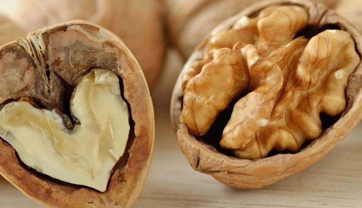 अखरोट का सेवन रहता है सेहत के लिए फायदेमंद, लेकिन कैसे और कब खाएं जान ले 