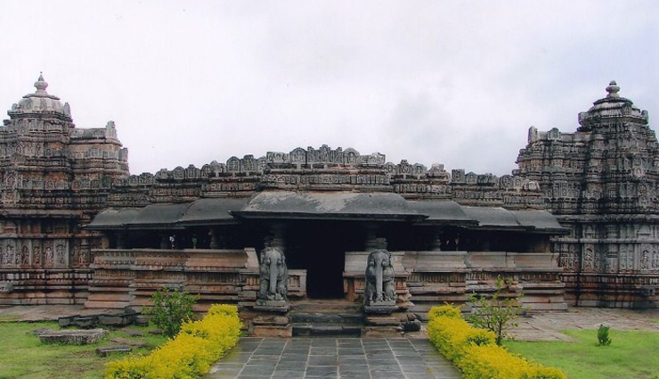 hoysala temples,must visit hoysala temples,laxmi narasimha temple,nuggehalli,sadashiva temple,ishwara temple,arasikere,veer narayan temple,belavadi,brahmeshwar temple,kikkeri,panchlingeshwar temple,govindanhalli