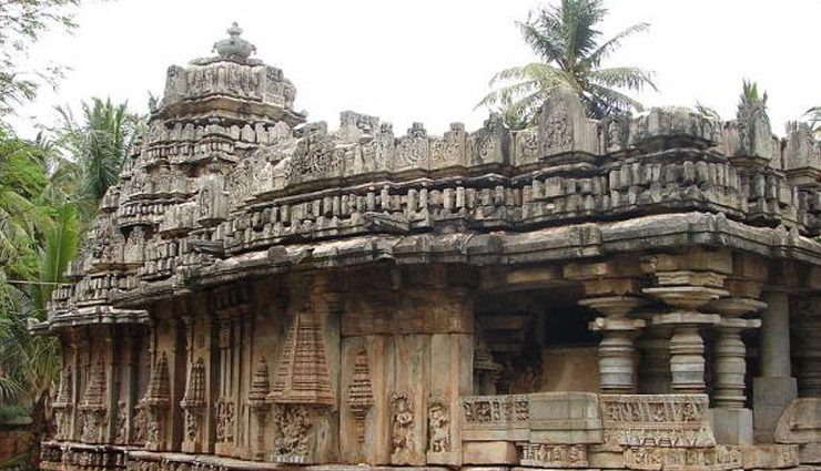 hoysala temples,must visit hoysala temples,laxmi narasimha temple,nuggehalli,sadashiva temple,ishwara temple,arasikere,veer narayan temple,belavadi,brahmeshwar temple,kikkeri,panchlingeshwar temple,govindanhalli