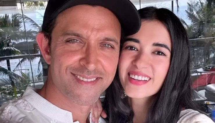 2 News : सबा ने ऋतिक के परिवार के साथ मनाई दिवाली, अजय के फोटो कैप्शन पर सोच में पड़ गए फैंस