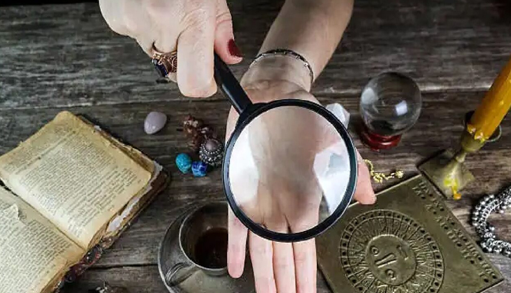 आपके हाथ में बनी ये रेखाएं बताती हैं सरकारी नौकरी के योग, जानें और देखें astrology tips,astrology tips in hindi,palmistry,government job sign