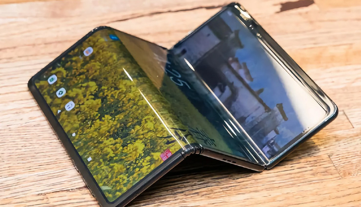 huawei mate xt launch,huawei tri-fold phone mate xt,mate xt foldable phone pre-order,huawei mate xt supply chain issues,huawei flagship store shenzhen mate xt,huawei mate xt availability,huawei mate xt $2,800 price,huawei mate xt pre-order disappointment,apple vs huawei smartphone launch china,mate xt tri-fold design,huawei mate xt limited release,foldable smartphones 2024,huawei vs apple in china,huawei mate xt price comparison,mate xt resale price,huawei mate xt supply shortage