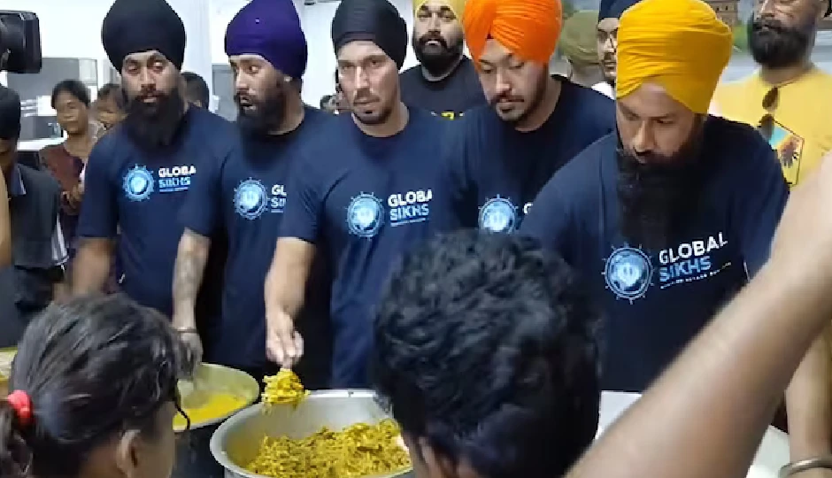 असम बाढ़ पीड़ितों के बीच पहुंचे रणदीप हुड्डा, राहत कार्य में निभाई सक्रिय भूमिका