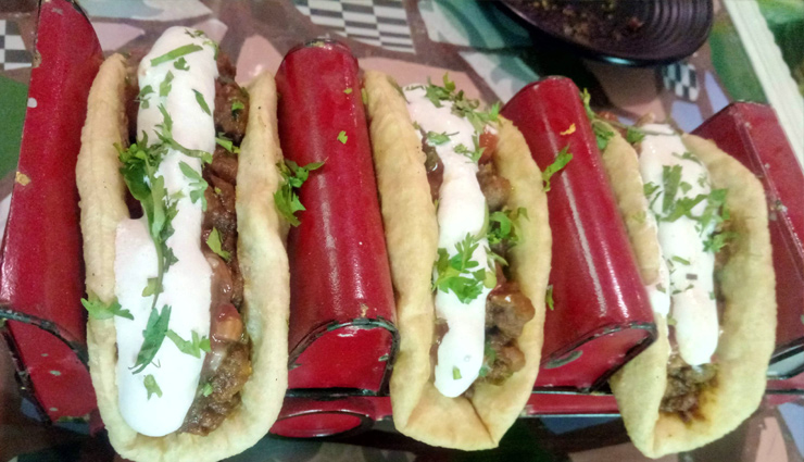 delhi,delhi celebrity enjoying food,bollywood celebrity delhi food