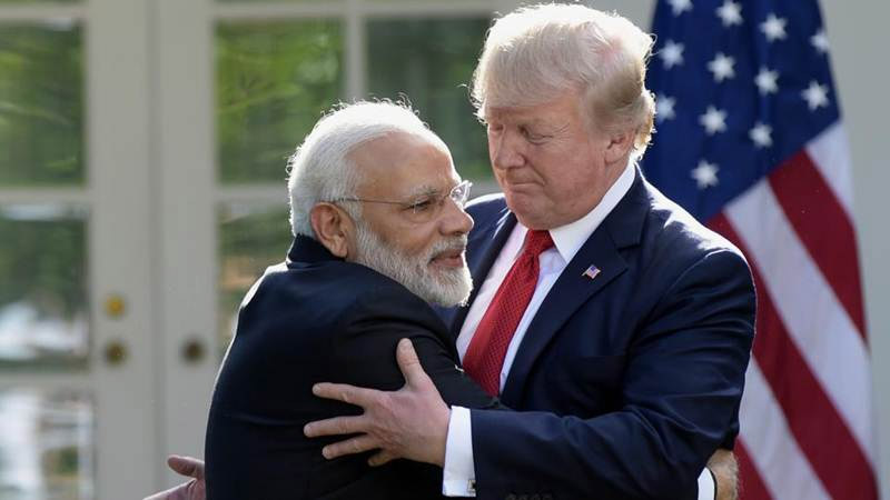 pm narendra modi,hugs of narendra modi,valentines special,valentines special 2018,hug day special