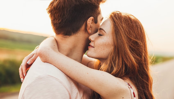 signs youre friendzoned,girl friendzoned you,friendzone signs,signs she sees you as a friend,friendzone clues,girl not interested romantically,unrequited love signs,friendzone signals,identifying friendzone,girl likes you as a friend,recognizing friendzone,signs of friendzone behavior