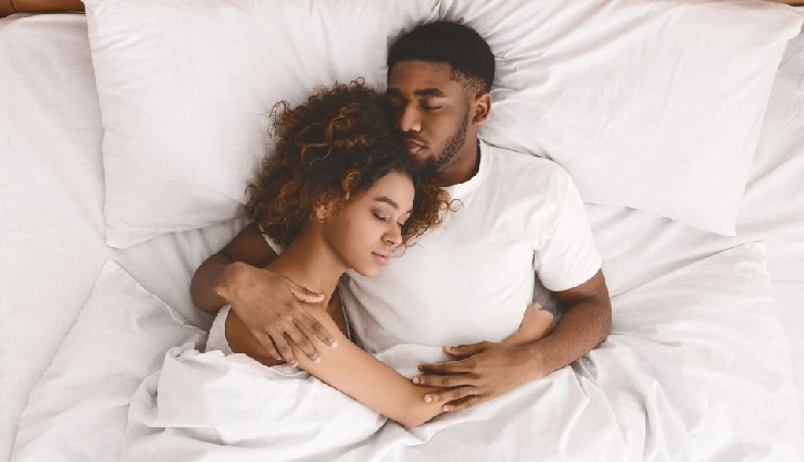 signs he loves you,does he really love me,how to know he loves you,real love signs,romantic gestures vs love,is he in love,guy falling in love signs,emotional connection signs,true love indicators,signs of genuine love