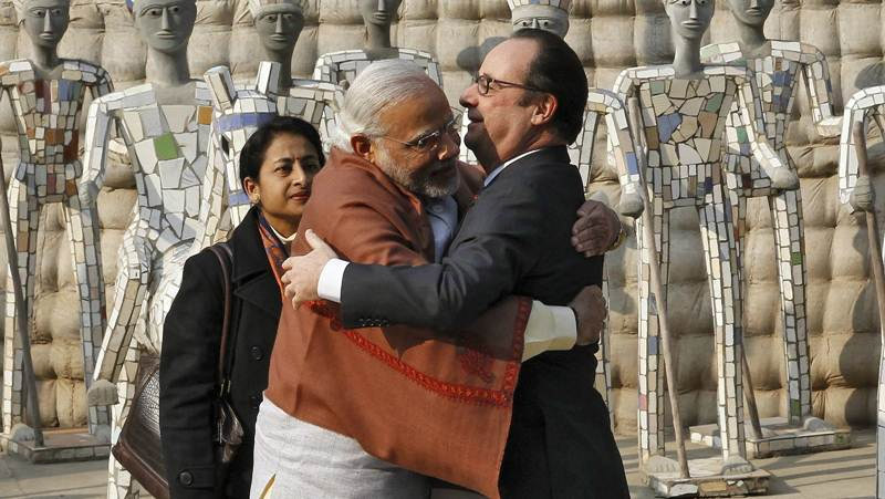 pm narendra modi,hugs of narendra modi,valentines special,valentines special 2018,hug day special