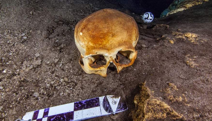 places filled with human remains,tourist attractions,roopkund lake,pompeii,sac uayum,the great wall of china,sedlec ossuary,tower of london