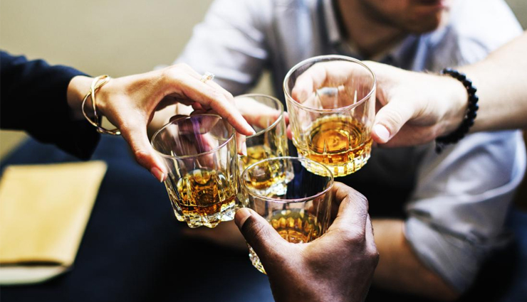 excessive hunger,overeating,ghrelin hormone,lack of sleep,dehydration,low blood sugar,stress,skipping meals,unhealthy diet,sedentary lifestyle,medications,medical conditions,hyperthyroidism,diabetes,pregnancy,menstrual cycle,leptin resistance,insulin resistance,emotional eating,boredom eating,food addiction,nutrient deficiencies,slow metabolism,Health tips,fitness tips