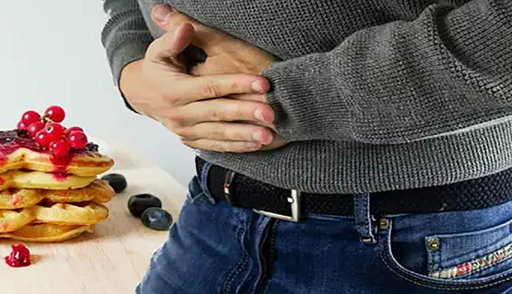 रात में खाली पेट सोना हो सकता है खतरनाक, भुगतने पड़ेंगे ये 3 नुकसान