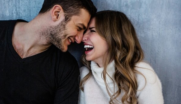 पति की अटेंशन पाने के लिए आजमाए ये तरीके, लेकिन जरा संभलकर 