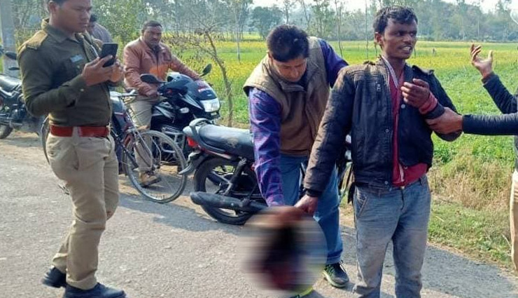 पत्नी का कटा सिर लेकर थाने पहुंचा युवक, पुलिस ने पकड़ा तो लगाने लगा  भारत माता की जय के नारे